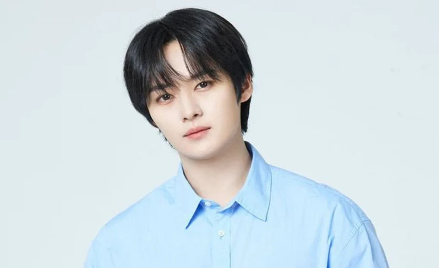 Lee Know(Stray Kids) quyên góp 69.000 USD cứu trợ nạn nhân lũ lụt ở Nepal