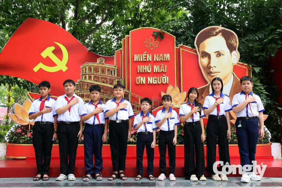 Triển lãm ảnh “Miền Nam mãi nhớ ơn Người”