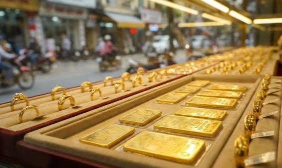 Giá vàng trưa 30/8: Vàng miếng và vàng nhẫn tiếp tục ổn định