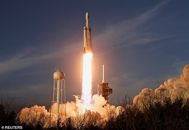 NASA phóng kính viễn vọng Roman, mở ra cuộc săn tìm những bí ẩn lớn nhất của vũ trụ