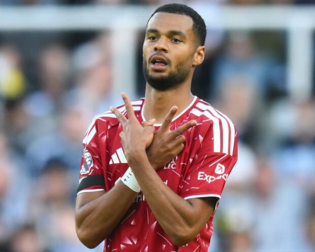 Đội trưởng Virgil van Dijk lên tiếng khuyên Liverpool giữ Cody Gakpo trước sự nhòm ngó của Man City
