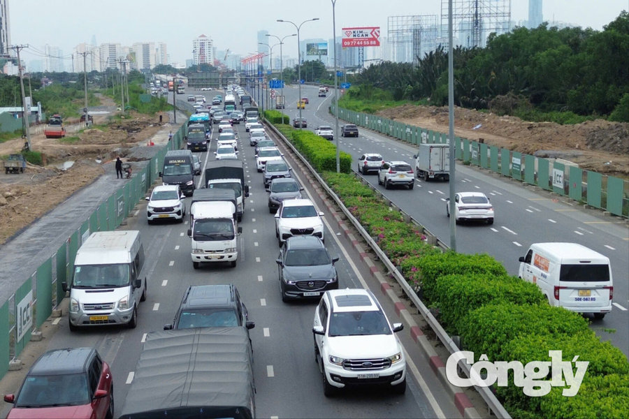 TP.HCM phân luồng cao tốc, ưu tiên dòng xe về thành phố ngày 2/9