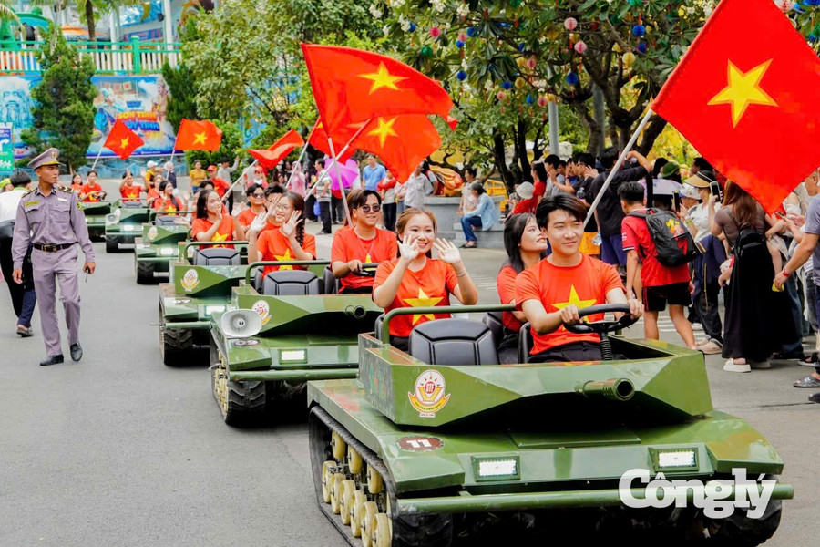 Du lịch TP.HCM thu khoảng 4.900 tỷ đồng dịp lễ