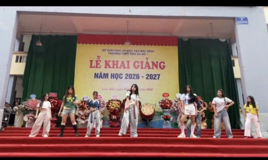 Bắc Ninh: Lãnh đạo Trường THPT Tiên Du số 1 thông tin về tiết mục văn nghệ gây tranh cãi
