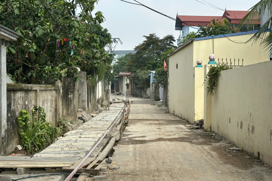 Xã Dân Hòa: Đường giao thông thôn Vân Đồng nỗ lực hoàn thành đúng tiến độ, đảm bảo chất lượng