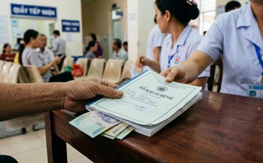“Muốn nhanh phải kẹp tiền vào sổ”: Bộ Y tế yêu cầu Bệnh viện E báo cáo