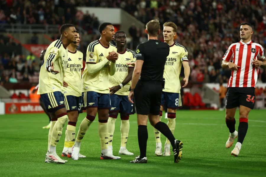 HLV Arsenal, Arteta nổi giận, chỉ trích trọng tài sau trận thắng Sunderland