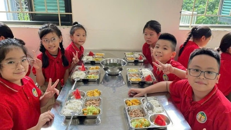 Thủ tướng yêu cầu kiểm soát chặt đơn vị cung cấp suất ăn cho trường học