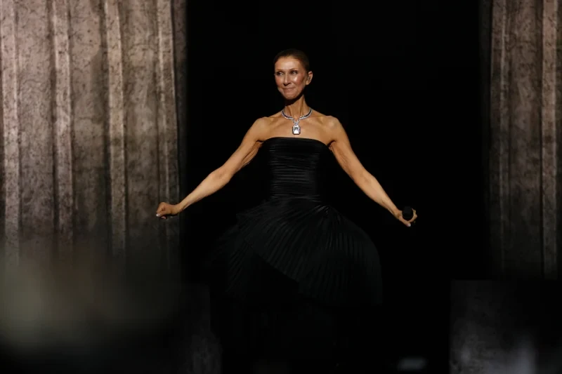 Celine Dion trở lại sân khấu sau hành trình chống chọi bệnh hiếm gặp