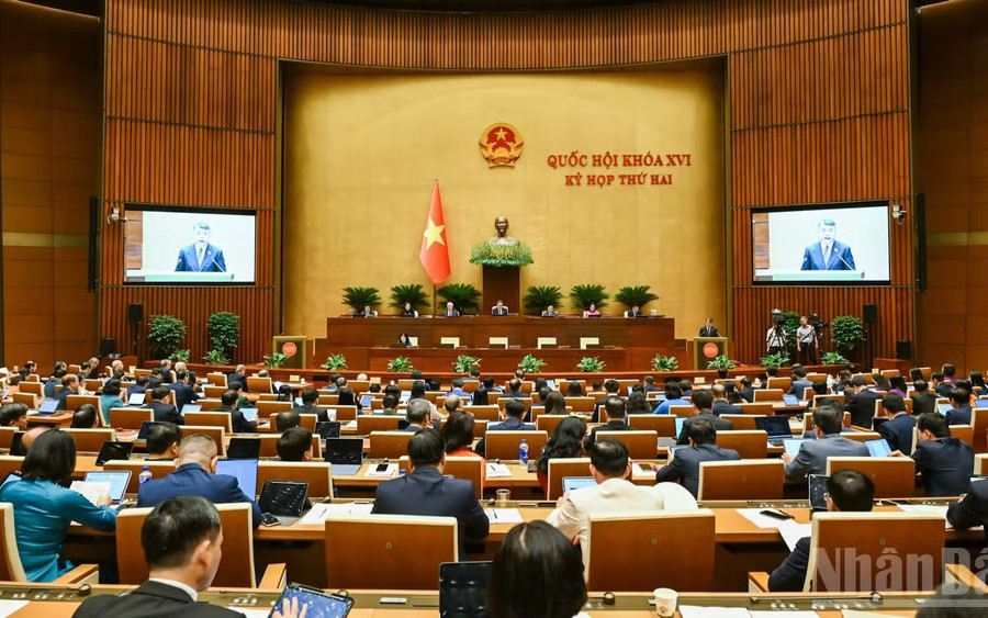 Quốc hội thảo luận về kinh tế-xã hội, ngân sách nhà nước và đầu tư công