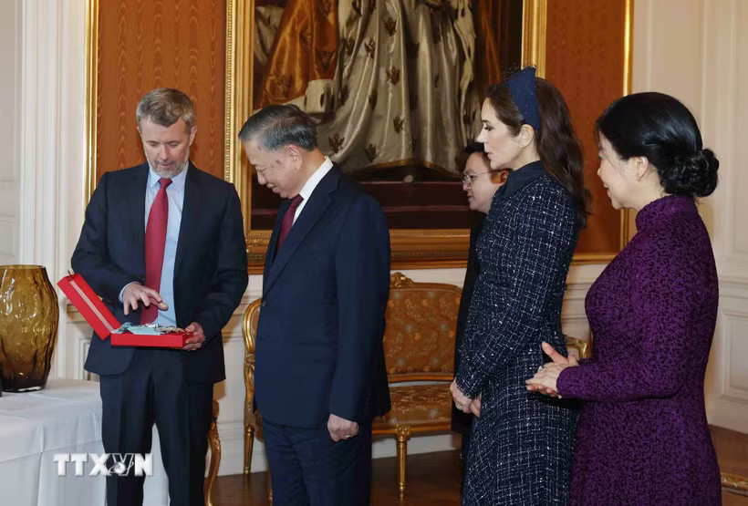 Tổng Bí thư, Chủ tịch nước Tô Lâm nhận Huân chương của Vương quốc Đan Mạch